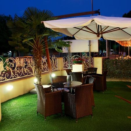Hotel Monica Cervia Luaran gambar