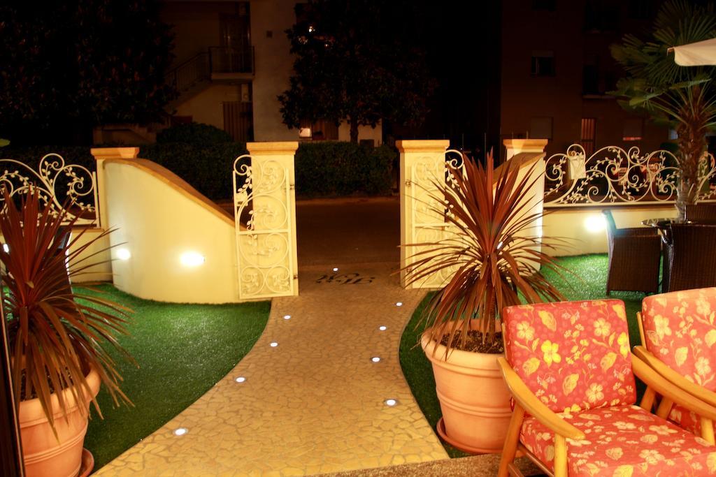 Hotel Monica Cervia Luaran gambar