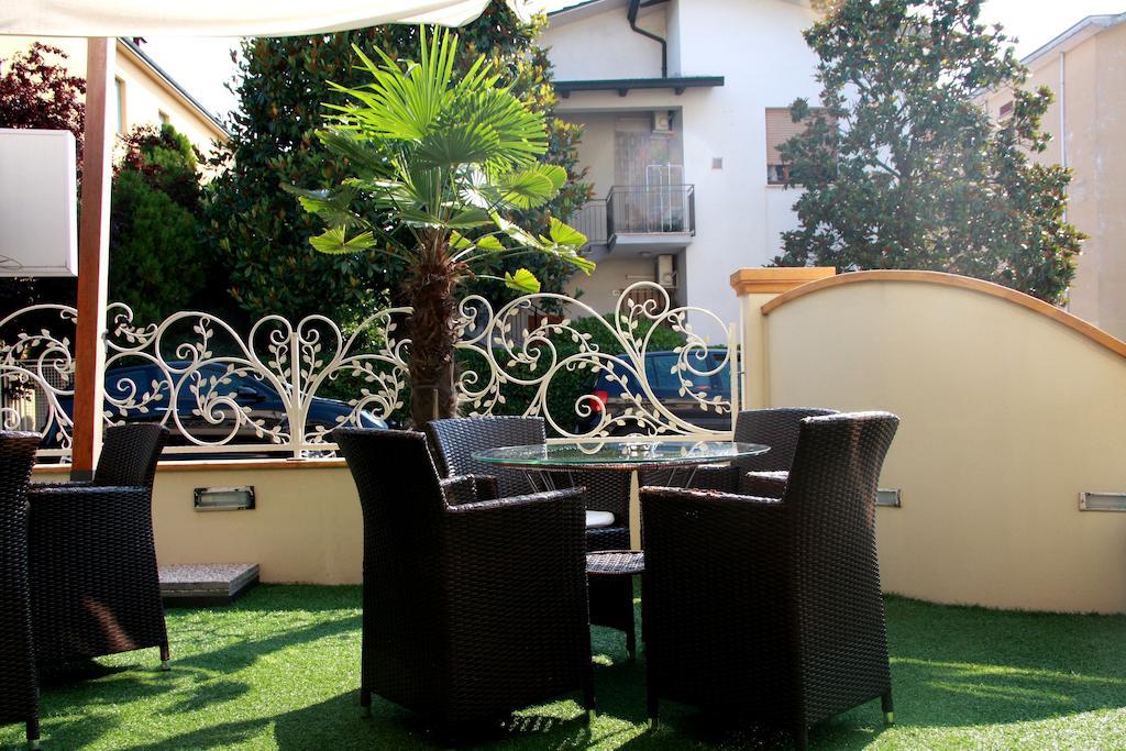 Hotel Monica Cervia Luaran gambar