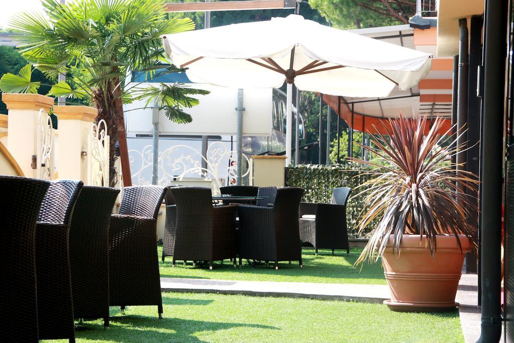 Hotel Monica Cervia Luaran gambar