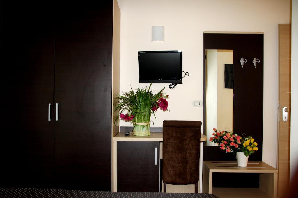 Hotel Monica Cervia Bilik gambar